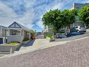 To Let 2 Bedroom Property for Rent in Green Point Western Cape